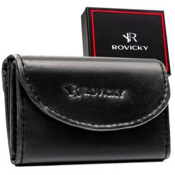 Skórzany portfel męski w czarnym kolorze wyposażony w system RFID - Rovicky. Czarne portfele męskie ROVICKY, bez wzorów, ze skóry. Za 34.99 zł.