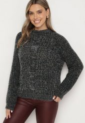 Czarny Sweter z Wiskozą Ozdobiony Splotem Ciaviera. Czarne swetry nierozpinane damskie Born2be, bez wzorów, z jeansu, biznesowe, bez kołnierzyka, bez ramiączek. Za 64.99 zł.