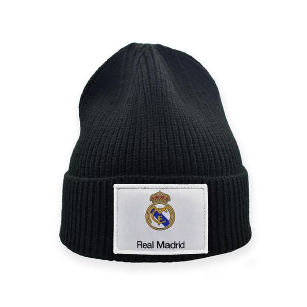 Real Madryt czapka zimowa hat RM5GO29 czarny OSFM. Czarne czapki damskie REAL MADRID, na zimę, bez wzorów. Za 99.00 zł.