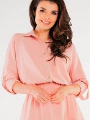 Koszula Damska Model A425 Powder Pink - awama. Różowe koszule damskie Awama, l, bez wzorów, z elastanu, eleganckie, bez kołnierzyka, bez ramiączek. Za 274.07 zł.