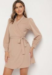 Beżowa Kopertowa Sukienka Ozdobiona Paskiem Nalimera. Brązowe sukienki damskie Born2be, l, bez wzorów, eleganckie, bez kołnierzyka, bez ramiączek, mini, kopertowe. Za 129.99 zł.
