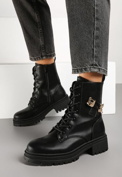 Czarne Sznurowane Botki Workery na Płaskiej Podeszwie z Metaliczną Ozdobą Elliorael. Czarne botki damskie Renee, z aplikacjami, z jeansu, eleganckie, bez obcasa, na płaskiej podeszwie, bez zapięcia. Za 139.99 zł.