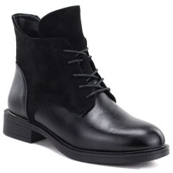 Botki damskie ocieplane czarne eVento 26BT02-590. Czarne botki damskie eVento, bez wzorów, ze skóry ekologicznej, eleganckie, bez obcasa, bez zapięcia. Za 149.99 zł.