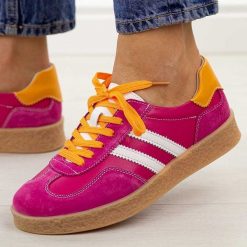 Fuksja skórzane półbuty damskie S.Barski 7059. Czerwone półbuty damskie S.BARSKI, na jesień, bez wzorów, z jeansu, casualowe, bez obcasa, na płaskiej podeszwie, bez zapięcia. Za 249.00 zł.