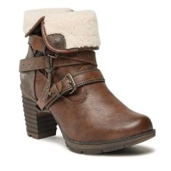 Botki Mustang. Brązowe botki damskie Mustang, bez wzorów, bez obcasa, na słupku, bez zapięcia. Za 369.99 zł.