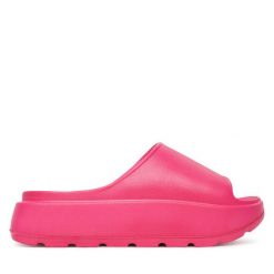 Klapki DeeZee. Czerwone klapki damskie DeeZee, bez wzorów, bez obcasa, bez zapięcia. Za 59.99 zł.