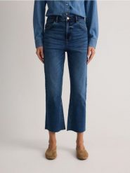 Jeansy flare petite - niebieski. Niebieskie jeansy damskie Reserved, bez wzorów, z bawełny, petite. W wyprzedaży za 79.99 zł.