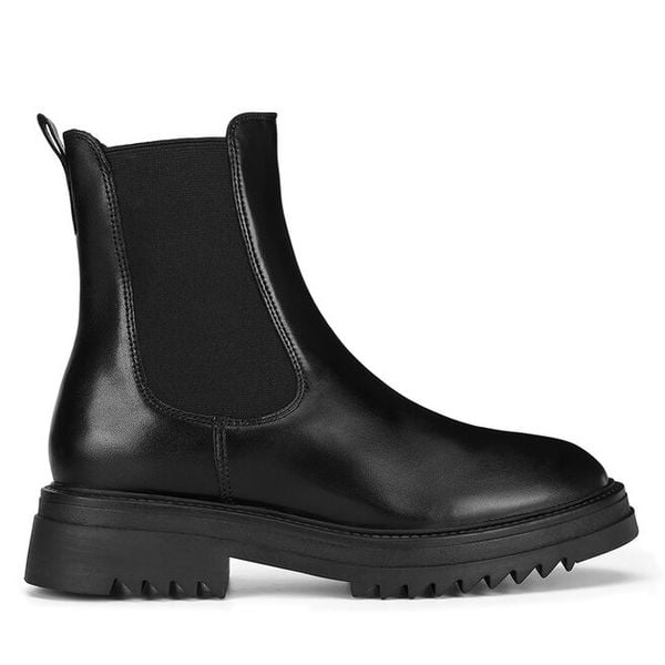 Sztyblety Lasocki. Czarne botki damskie Lasocki, bez wzorów, bez obcasa, na płaskiej podeszwie, bez zapięcia. Za 189.99 zł.