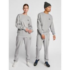 Bluza Hummel Legacy Loyalty. Szare bluzy damskie Hummel, na jesień, m, bez wzorów, z bawełny, eleganckie, bez ramiączek, bez kaptura. Za 197.15 zł.