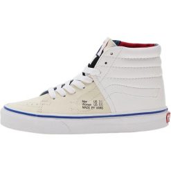 Buty sportowe męskie Vans Men Og Sk8 hi. Białe buty sportowe męskie Vans, bez wzorów, z zamszu, bez zapięcia. W wyprzedaży za 290.00 zł.