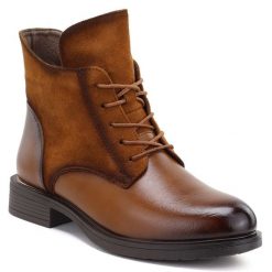 Botki damskie ocieplane camel eVento 26BT02-590. Brązowe botki damskie eVento, bez wzorów, ze skóry ekologicznej, eleganckie, bez obcasa, bez zapięcia. Za 149.99 zł.