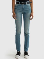 Jeansy damskie skinny niebieskie Adela 172. Niebieskie jeansy damskie BIG STAR, bez wzorów, z jeansu, eleganckie. W wyprzedaży za 249.99 zł.