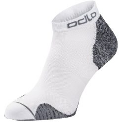 Skarpety do biegania krótkie dla dorosłych Odlo Socks Ceramicool RUN 2pack. Białe skarpetki damskie ODLO, bez wzorów. W wyprzedaży za 104.99 zł.