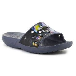 Klapki Crocs Classic Meta Scape Slide 208471-0C4 czarne. Czarne klapki damskie bez wzorów, sportowe, bez obcasa, bez zapięcia. Za 271.50 zł.