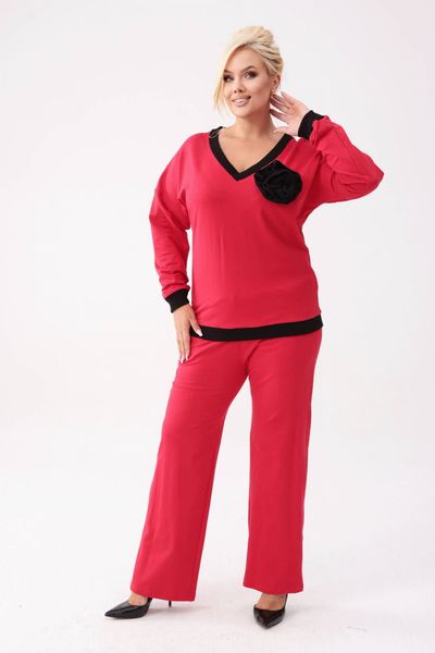Bawełniany czerwony komplet dresowy Comfy - bluza z różą + długie spodnie PLUS SIZE XXL OVERSIZE JESIEŃ. Czerwone bluzy damskie Moda Size Plus Iwanek, na jesień, plus size, z aplikacjami, z bawełny, biznesowe, bez ramiączek, bez kaptura. Za 349.90 zł.