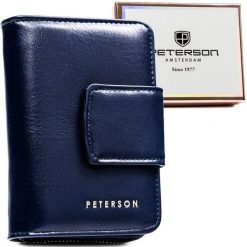 Granatowy portfel damski ze skóry ekologicznej z systemem RFID - Peterson. Niebieskie portfele damskie Peterson, ze skóry ekologicznej. Za 59.99 zł.
