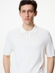 Sweter polo z wiskozą - biały. Białe swetry męskie Reserved, l, bez wzorów, z dzianiny, bez kołnierzyka, bez ramiączek. Za 99.99 zł.