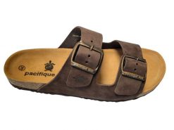 Klasyczne klapki unisex. Brązowe klapki damskie PACIFIQUE SUD, bez wzorów, z materiału, bez zapięcia. Za 252.50 zł.
