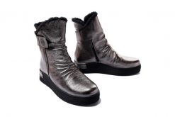 MANITU 990153-92 silber, botki damskie. Szare botki damskie Manitu, na zimę, bez wzorów, bez obcasa, bez zapięcia. Za 484.90 zł.