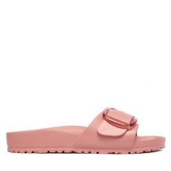 Klapki Birkenstock. Czerwone klapki damskie Birkenstock, bez wzorów, bez obcasa, bez zapięcia. Za 249.99 zł.