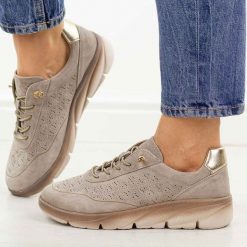 Brązowe skórzane półbuty damskie Sergio Leone Sp002. Brązowe półbuty damskie Sergio Leone, na jesień, bez wzorów, z jeansu, casualowe, z okrągłym noskiem, bez obcasa, na płaskiej podeszwie, bez zapięcia. Za 219.00 zł.