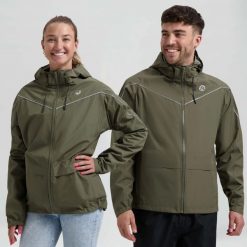 Kurtka na deszcz unisex Rogelli Commuter Essential. Czarne kurtki sportowe damskie Rogelli, l, bez wzorów, z materiału, bez ramiączek, z kapturem, rowerowe. Za 313.00 zł.