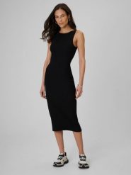 4F Sukienka z prążkowanej dzianiny damska - czarna XS. Czarne sukienki damskie 4F, na co dzień, uniwersalny, bez wzorów, z dzianiny, eleganckie, bez kołnierzyka, bez ramiączek, dopasowane. Za 99.99 zł.