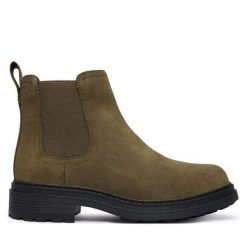 Sztyblety Clarks. Zielone botki damskie Clarks, bez wzorów, bez obcasa, na płaskiej podeszwie, bez zapięcia. Za 479.99 zł.