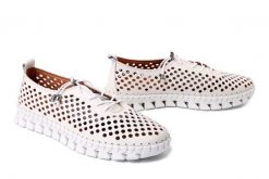 BOCCATO 0636-2005-5 beige, półbuty letnie damskie. Brązowe półbuty damskie Boccato, na lato, w ażurowe wzory, ze skóry, bez obcasa, bez zapięcia. Za 250.67 zł.