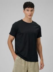 4F Koszulka treningowa regular szybkoschnąca męska - czarna XL. Czarne koszulki sportowe męskie 4F, m, bez wzorów, z materiału, bez kołnierzyka, bez ramiączek. Za 129.99 zł.