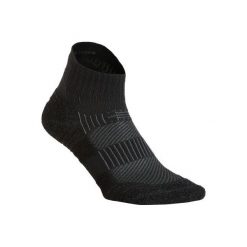 Skarpetki do chodzenia WS 500 Low czarne. Czarne skarpetki damskie NEWFEEL, bez wzorów, z elastanu. Za 14.99 zł.
