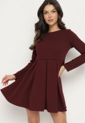 Bordowa Elegancka Sukienka o Rozkloszowanym Kroju Temitonia. Czerwone sukienki damskie Born2be, m, bez wzorów, eleganckie, bez kołnierzyka, bez ramiączek, mini, rozkloszowane. Za 119.99 zł.