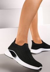 Czarne Buty Sportowe na Tłoczonej Podeszwie z Elastyczną Cholewką Taiden. Czarne obuwie sportowe damskie Renee, bez wzorów, bez zapięcia, tenisowe. Za 39.99 zł.