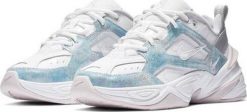 BUTY DAMSKIE NIKE M2K TEKNO SNEAKERSY MODNE AO3108 103 r. 39. Obuwie sportowe damskie Nike, bez wzorów, bez zapięcia. Za 299.00 zł.