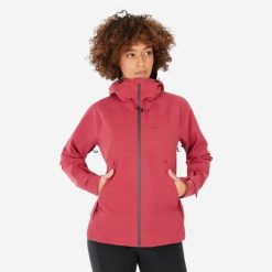 Kurtka turystyczna damska Quechua MH500 wodoodporna. Czerwone kurtki sportowe damskie QUECHUA, l, bez wzorów, z dzianiny, bez ramiączek, bez kaptura, trekkingowe. Za 299.99 zł.