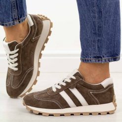 Taupe zamszowe skórzane półbuty damskie S.Barski 7097. Półbuty damskie S.BARSKI, na jesień, bez wzorów, z jeansu, eleganckie, bez obcasa, na płaskiej podeszwie, bez zapięcia. Za 269.00 zł.