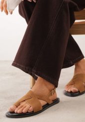 Jasnobrązowe Sandały VICES ze Skrzyżowanymi Paskami i Paskiem na Duży Palec Phaisacia. Brązowe sandały damskie Born2be, bez wzorów, z jeansu, bez obcasa, na płaskiej podeszwie, bez zapięcia. Za 79.99 zł.