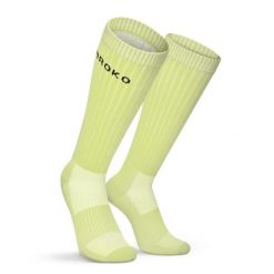 Podkolanówki do gry w padla Padel Siroko Contour Lime. Zielone skarpetki damskie SIROKO, bez wzorów, z materiału. Za 64.00 zł.