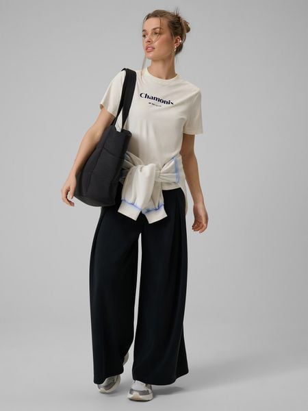 4F Spodnie dresowe z szerokimi nogawkami modalem damskie - czarne XL. Czarne spodnie dresowe damskie 4F, bez wzorów, z dresówki, z podwyższonym stanem. Za 189.99 zł.