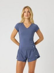 Bjorn_borg ACE V NECK T-SHIRT z recyklingowanego poliestru – NIGHTSHADOW BLUE. Niebieskie t-shirty damskie Björn Borg, xs, bez wzorów, z materiału, klasyczne, bez kołnierzyka, bez ramiączek. Za 247.00 zł.