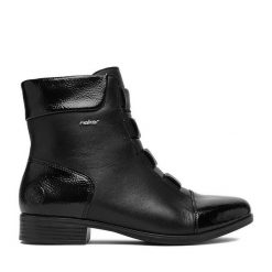 Botki Rieker. Czarne botki damskie Rieker, bez wzorów, bez obcasa, na płaskiej podeszwie, bez zapięcia. Za 429.99 zł.