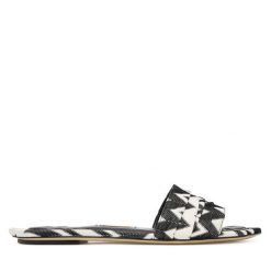 Klapki M Missoni. Czarne klapki damskie M Missoni, bez wzorów, bez obcasa, bez zapięcia. Za 1,999.00 zł.