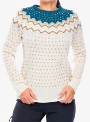 Sweter damski Fjallraven Ovik Knit Sweater. Białe swetry nierozpinane damskie Fjällräven, na jesień, l, bez wzorów, z dzianiny, biznesowe, bez kołnierzyka, bez ramiączek. Za 661.09 zł.