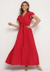 Bordowa Elegancka Sukienka Maxi w Plisy z Kopertowym Dekoltem i Wiązaniem Thessi. Czerwone sukienki damskie Born2be, na lato, m, bez wzorów, eleganckie, bez kołnierzyka, bez ramiączek, maxi, kopertowe. Za 69.99 zł.