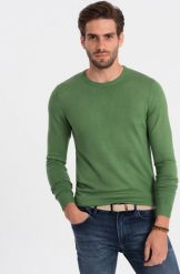 Ombre Klasyczny sweter męski z okrągłym dekoltem - zielony V13 OM-SWBS-0106 S. Zielone swetry męskie Ombre, m, bez wzorów, klasyczne, bez kołnierzyka, bez ramiączek. Za 119.99 zł.