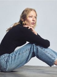 Jeansy wide leg z aplikacją - niebieski. Niebieskie jeansy damskie Reserved, z aplikacjami, z bawełny. Za 199.99 zł.