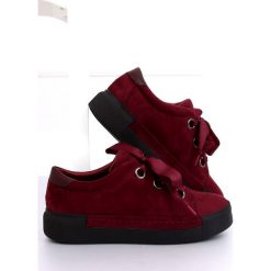 Czerwone Trampki damskie bordowe 1018 Wine. Czerwone trampki i tenisówki damskie ButyModne, bez wzorów, z materiału, bez zapięcia. W wyprzedaży za 69.00 zł.
