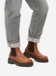 G-Star Raw Sztyblety EO-DAMLA-25FW26 Brązowy. Brązowe botki damskie G-Star, bez wzorów, ze skóry, retro, bez obcasa, na płaskiej podeszwie, bez zapięcia. Za 479.99 zł.