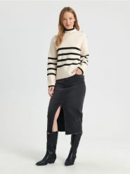 Sweter w paski - wielobarwny. Swetry nierozpinane damskie Sinsay, l, bez wzorów, z dzianiny, klasyczne, bez kołnierzyka, bez ramiączek. Za 79.99 zł.