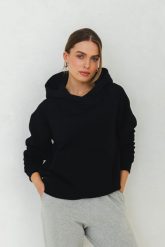 BLUZA RITA CZARNA S - Flawless. Czarne bluzy damskie Flawless, na zimę, l, bez wzorów, z bawełny, bez ramiączek, bez kaptura. Za 339.00 zł.